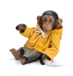 891 LOLA LA CHIMPANCÉ CON TRENCA MOSTAZA